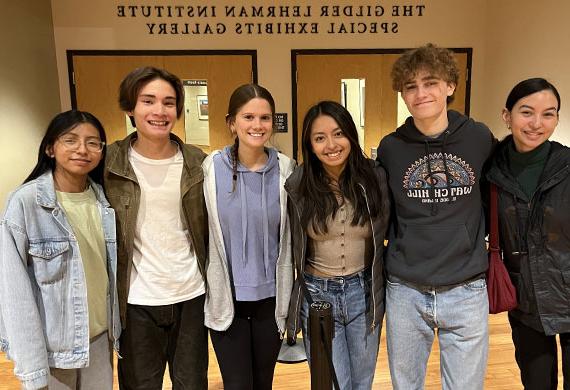 Image of students on a trip to Gettysburg visiting the Gilder Lehrman Institute special exhibits gallery.